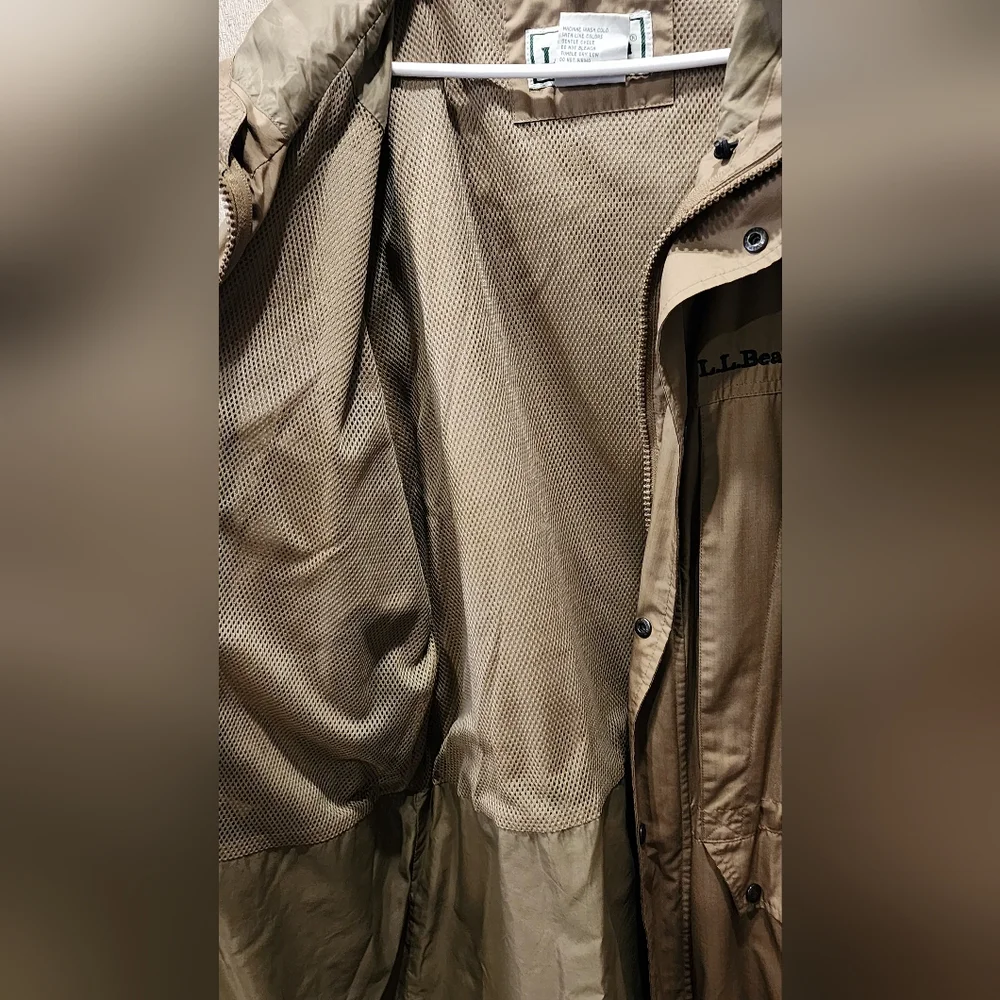 L.L. Bean Country Parka Windbreaker Tan hooded jacket, size Large